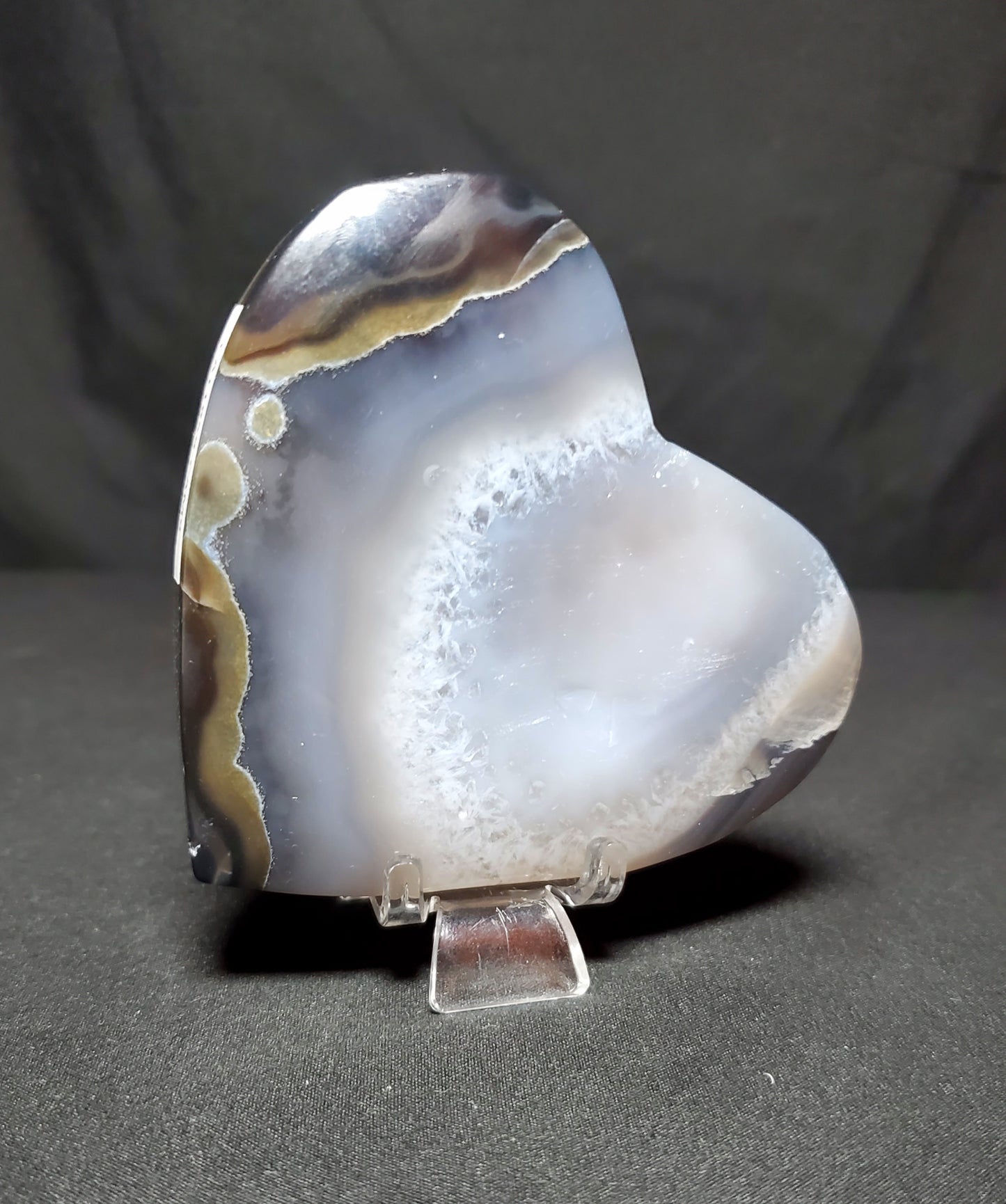 Druzy Agate Heart Carving
