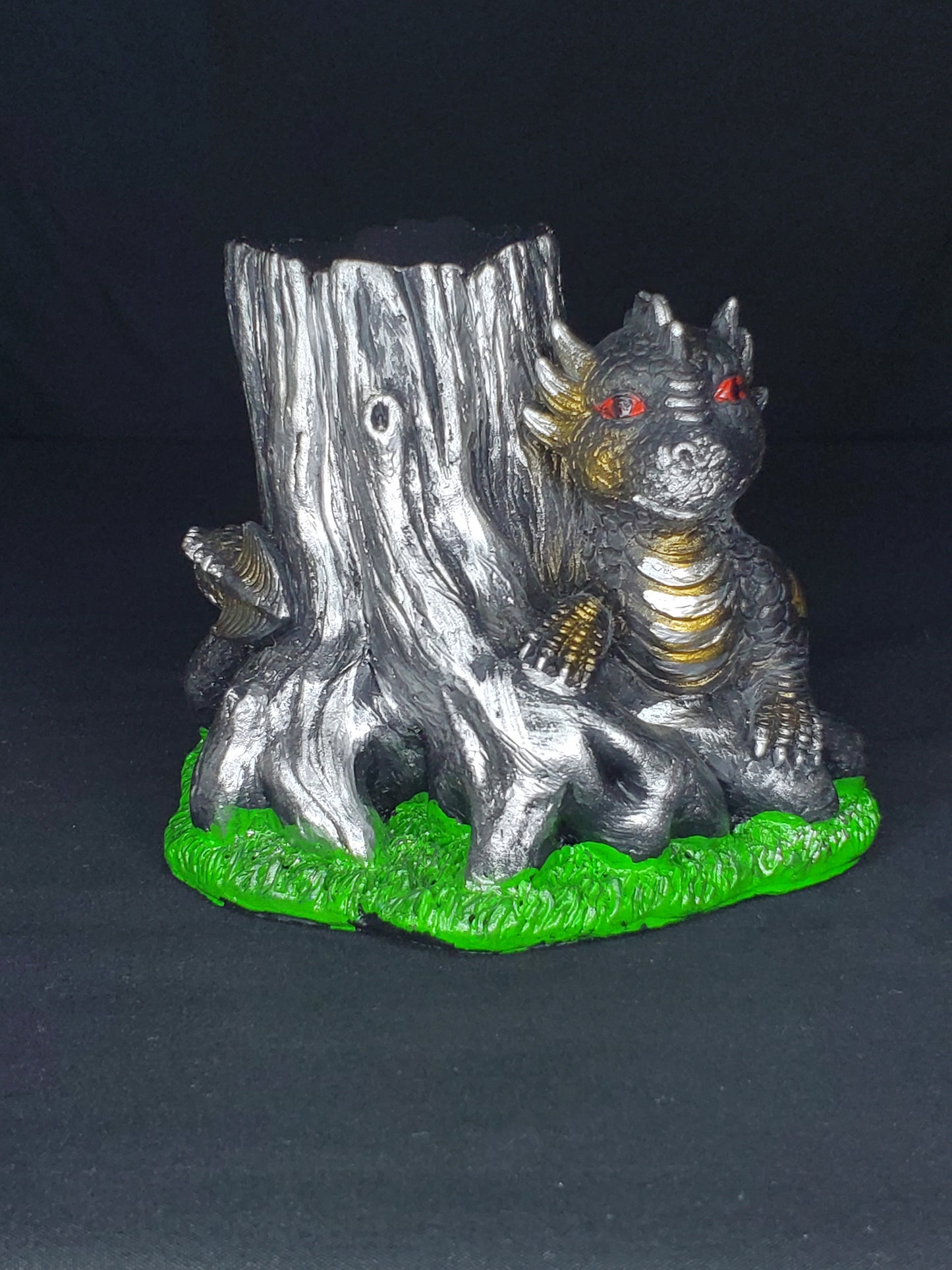 Gray Dragon Sphere Holder