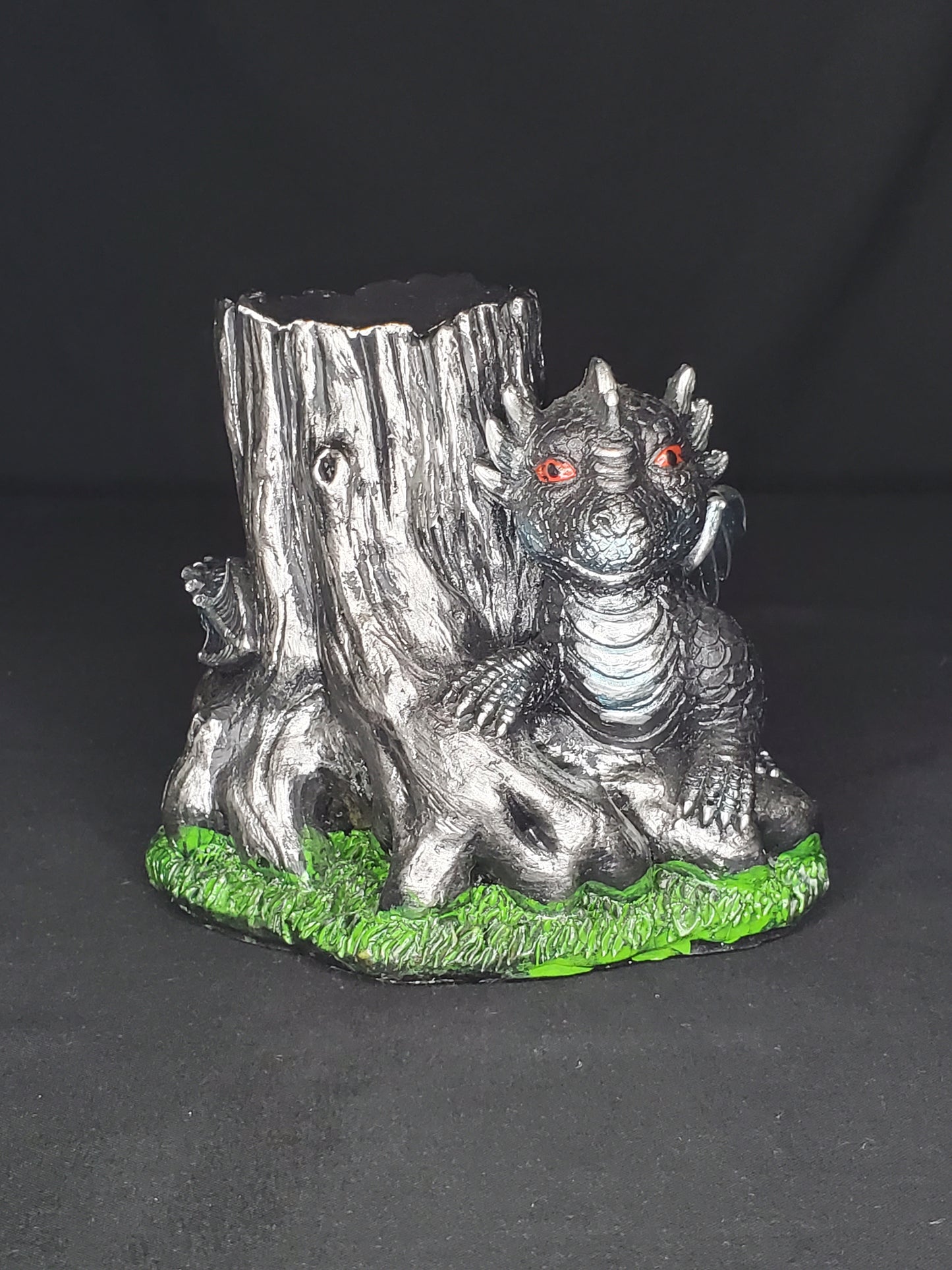 Gray Dragon Sphere Holder