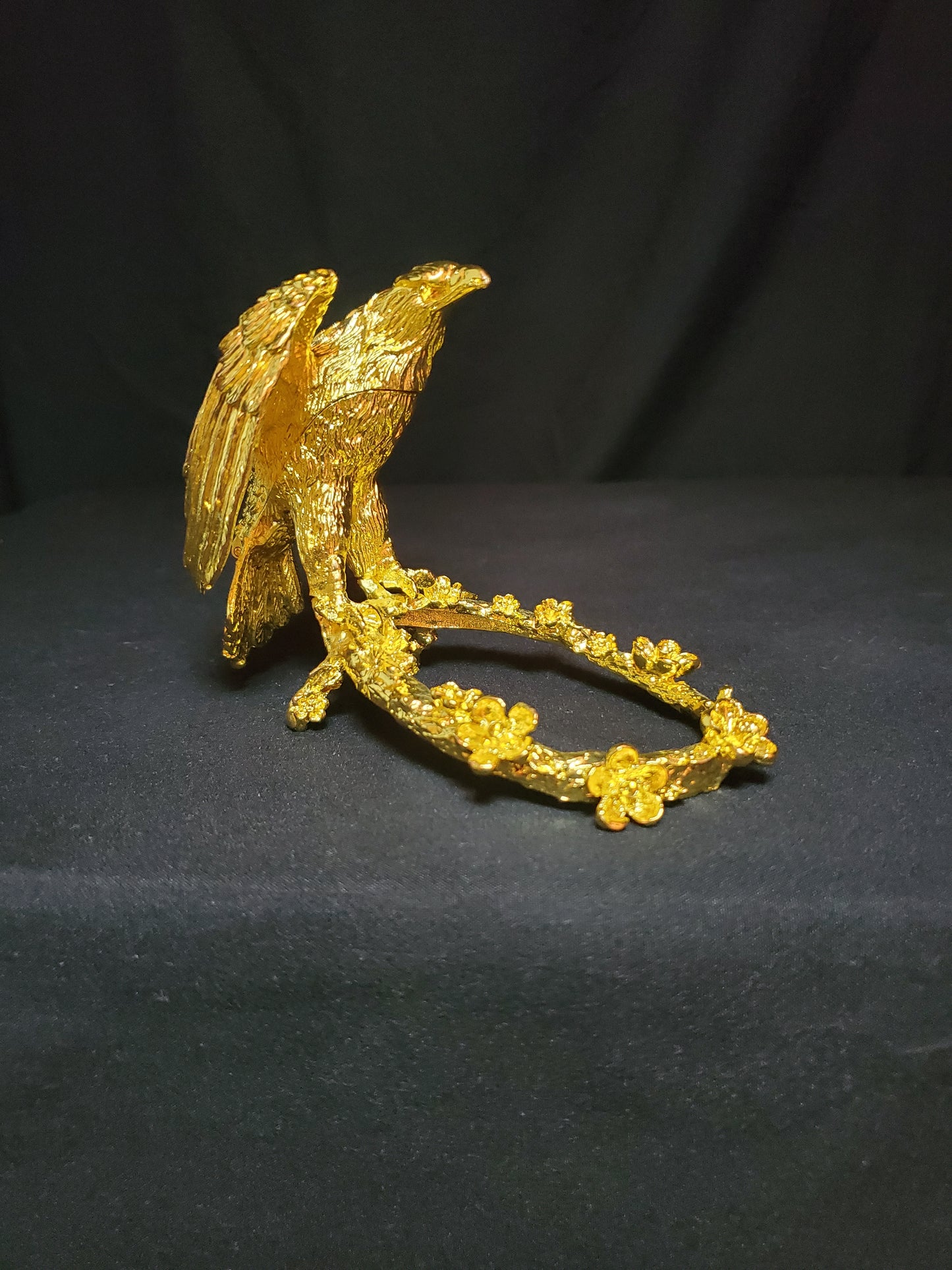 Gold Eagle Sphere Holder