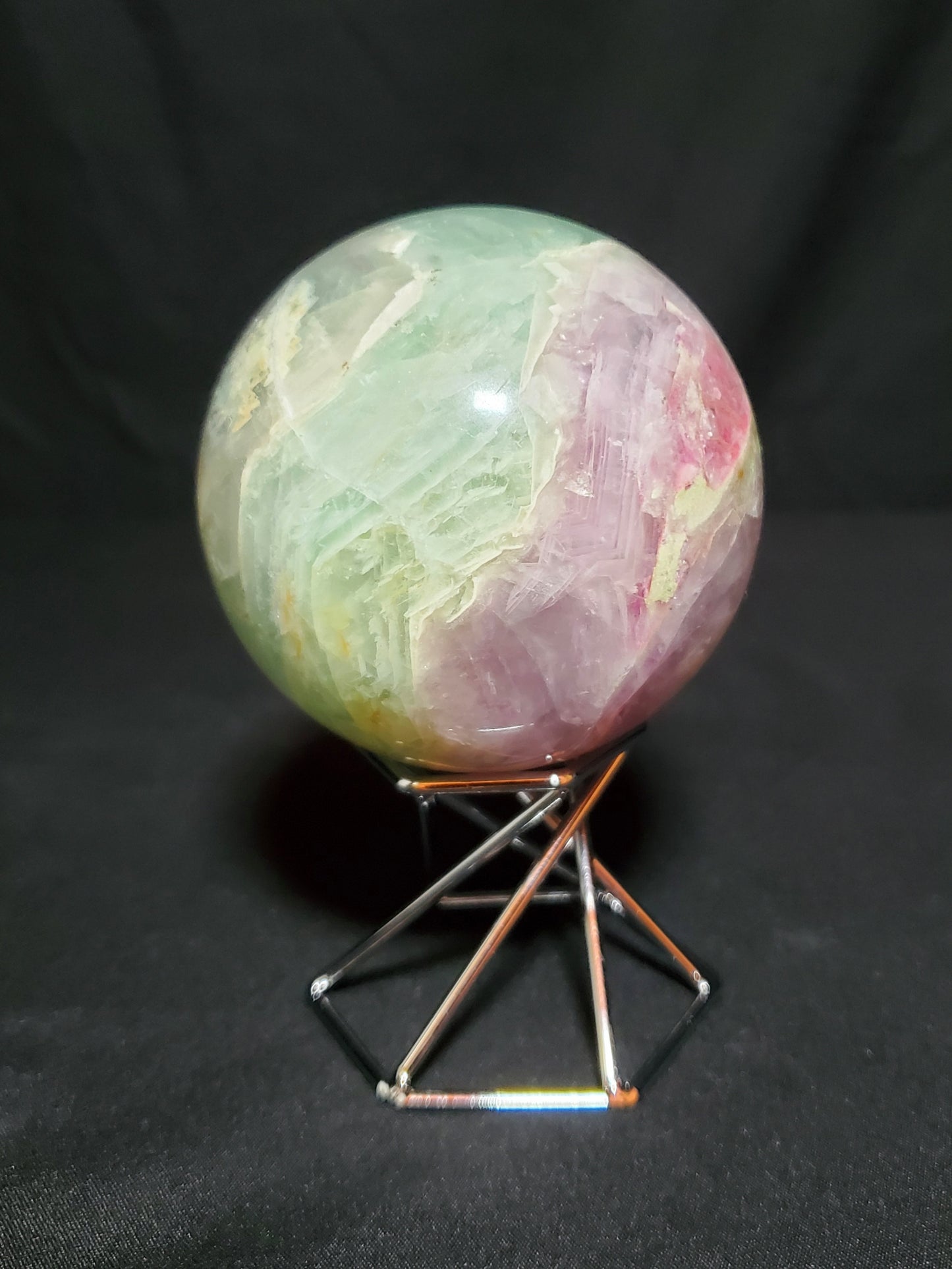 Metal Spiral Sphere Holder