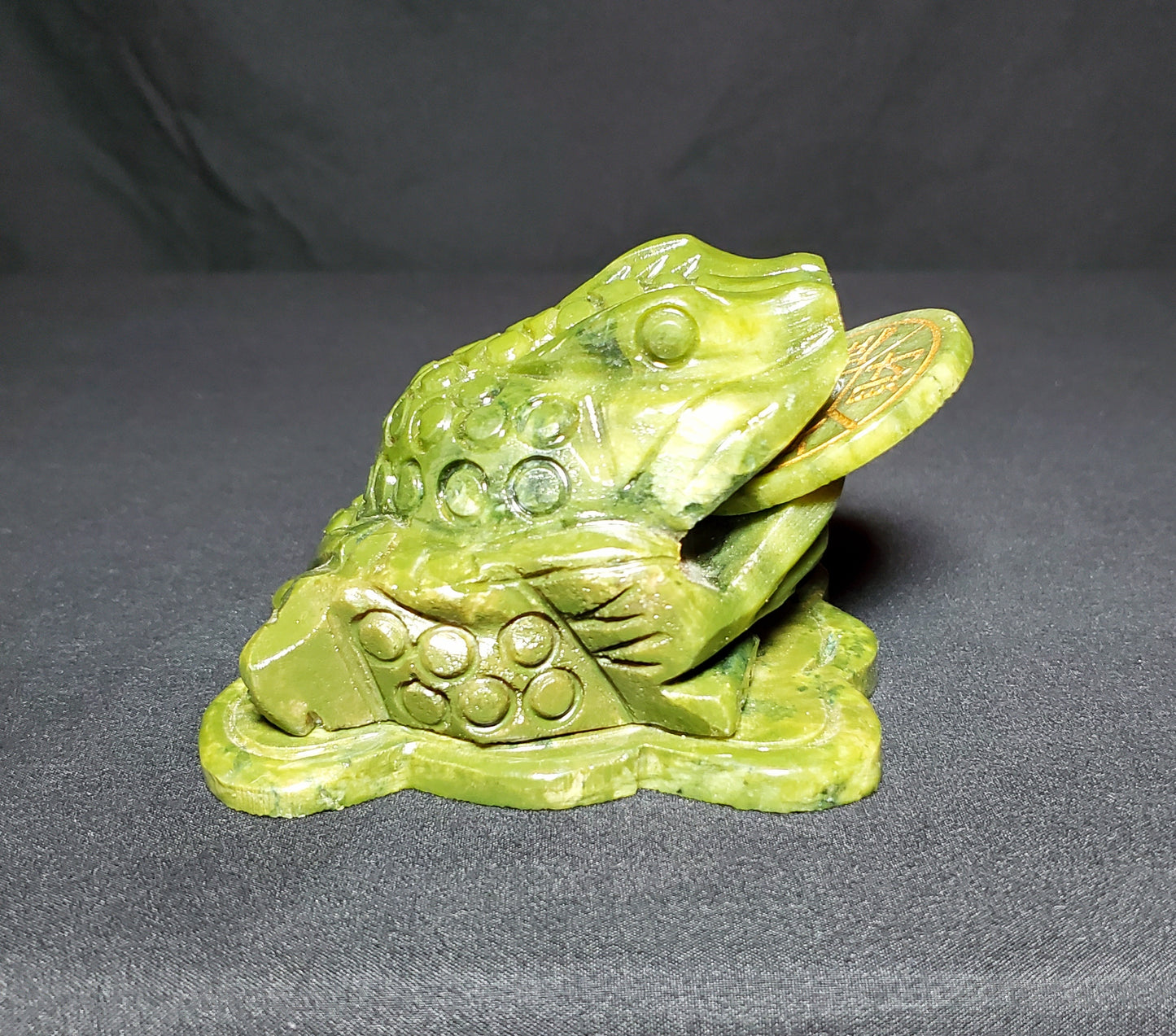 Green Jade Money Toad Carving