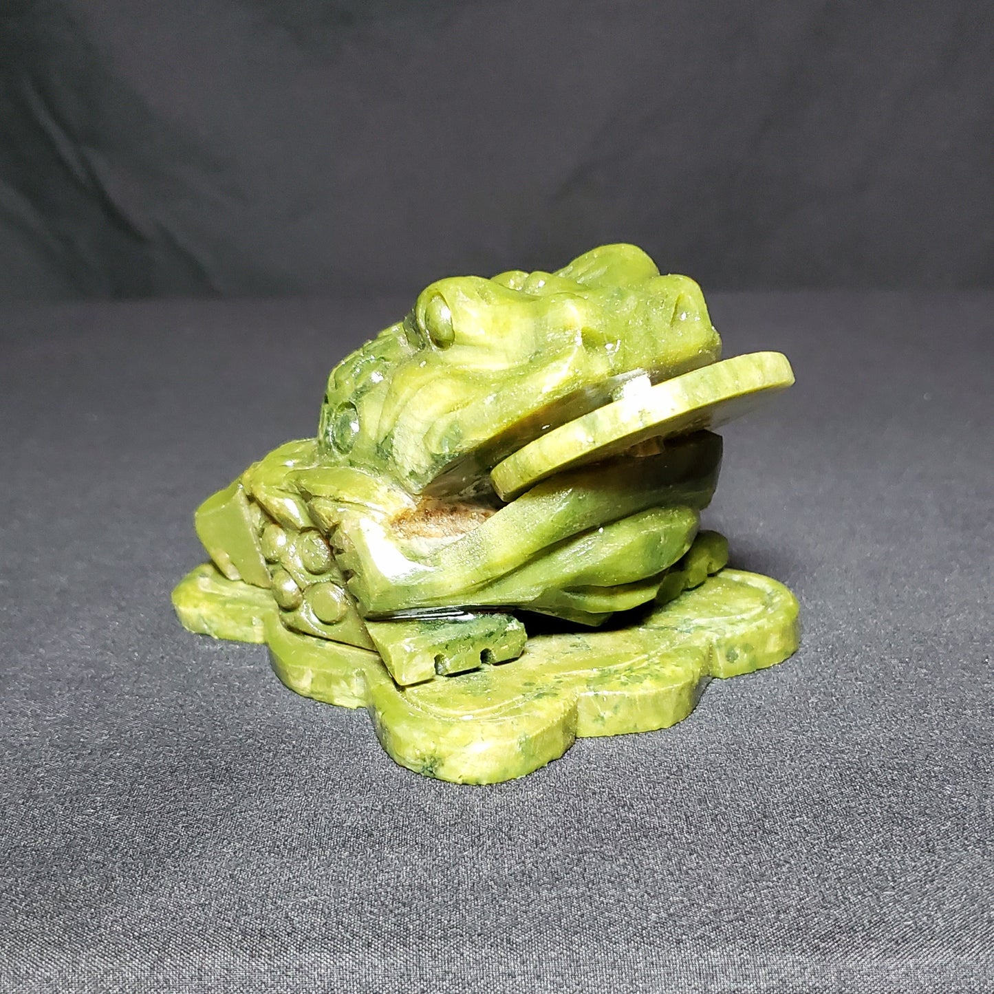 Green Jade Money Toad Carving