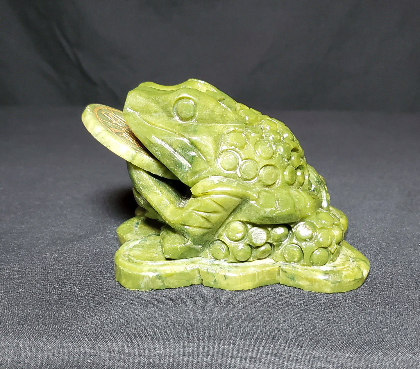 Green Jade Money Toad Carving